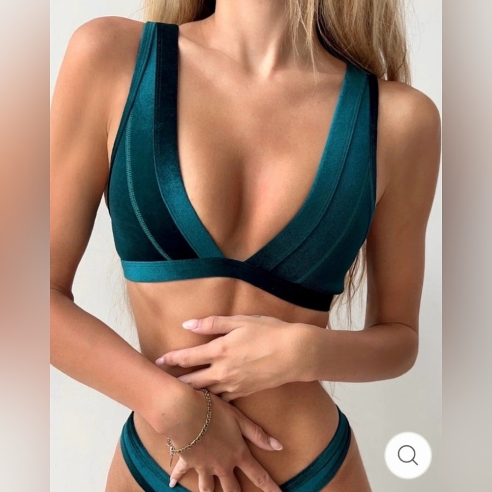 HOAKA Green Teal Bikini Top, Size Medium BNIB